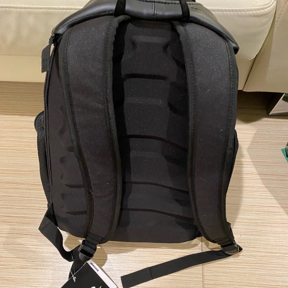 🆕 Oakley Bathroom Sink Backpack Y2K - Picture 16 of 16